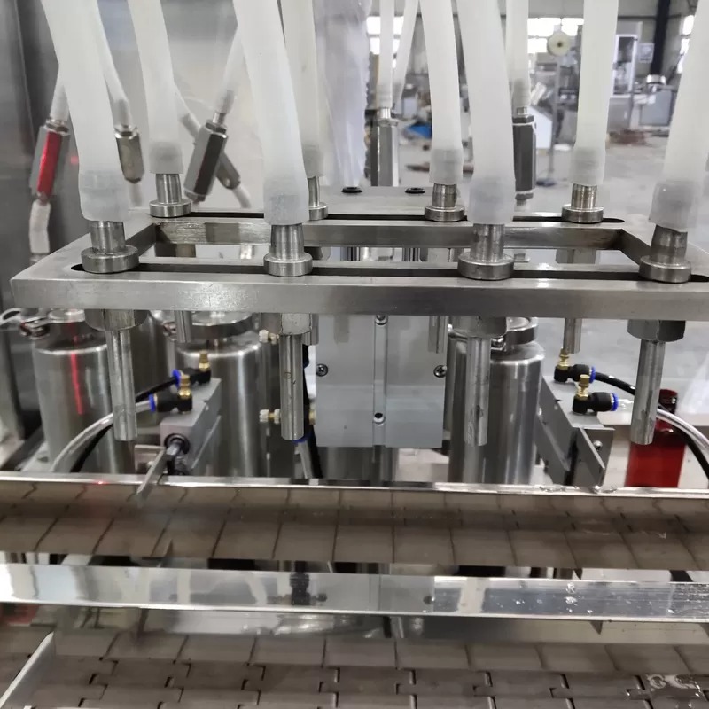 Mesin Pengisian Botol Minyak Atsiri 3 KW Dengan Peranti Suction Anti Drip